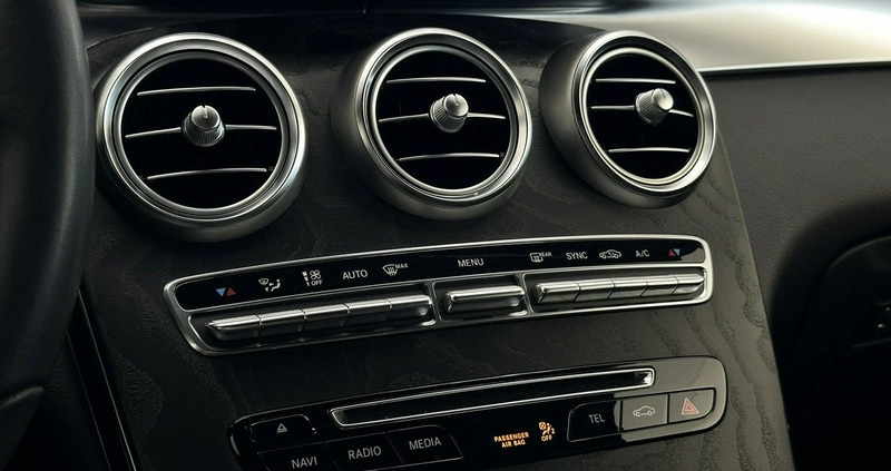Mercedes-Benz GLC cena 159900 przebieg: 155464, rok produkcji 2017 z Tarczyn małe 781